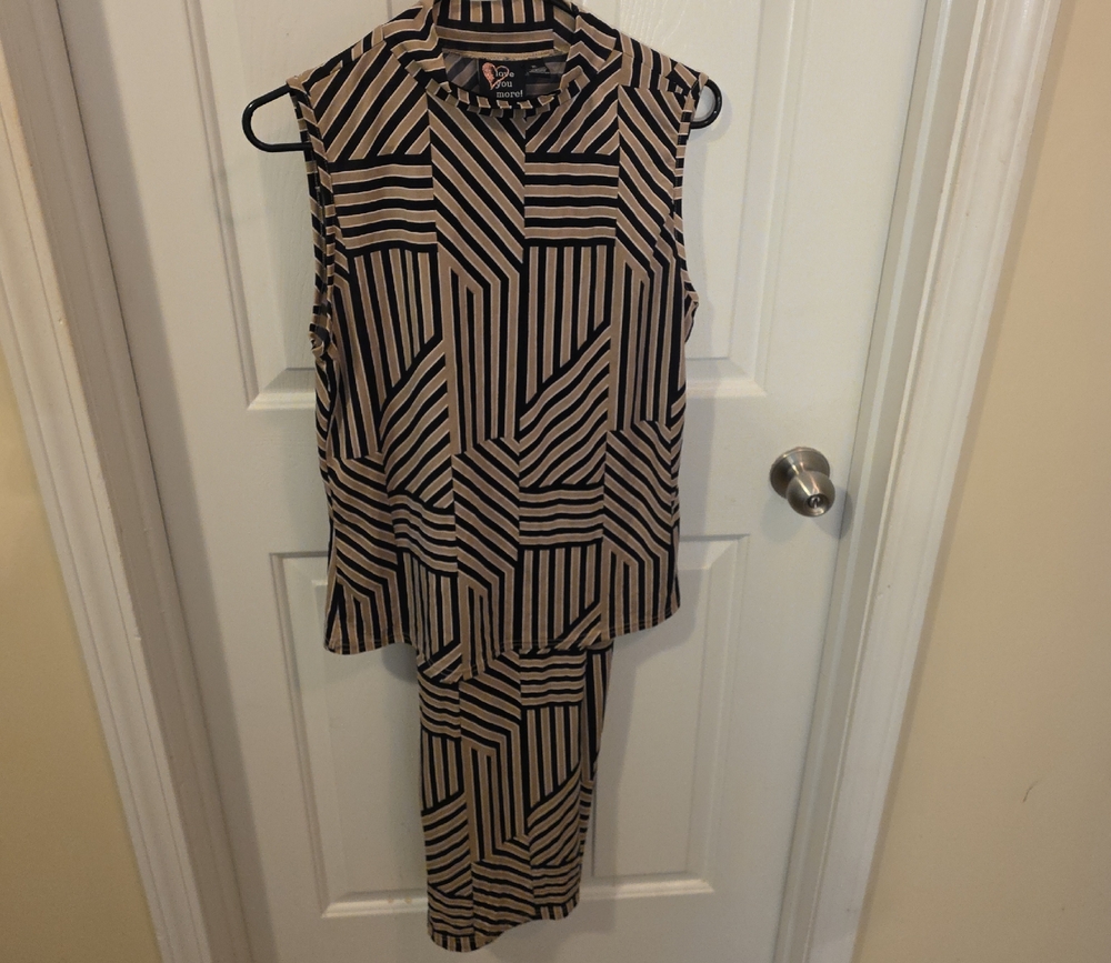 Sleeveless Geometric Print Two Piece Set - Black & Tan